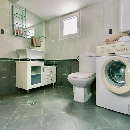 Angela Апартаменты *